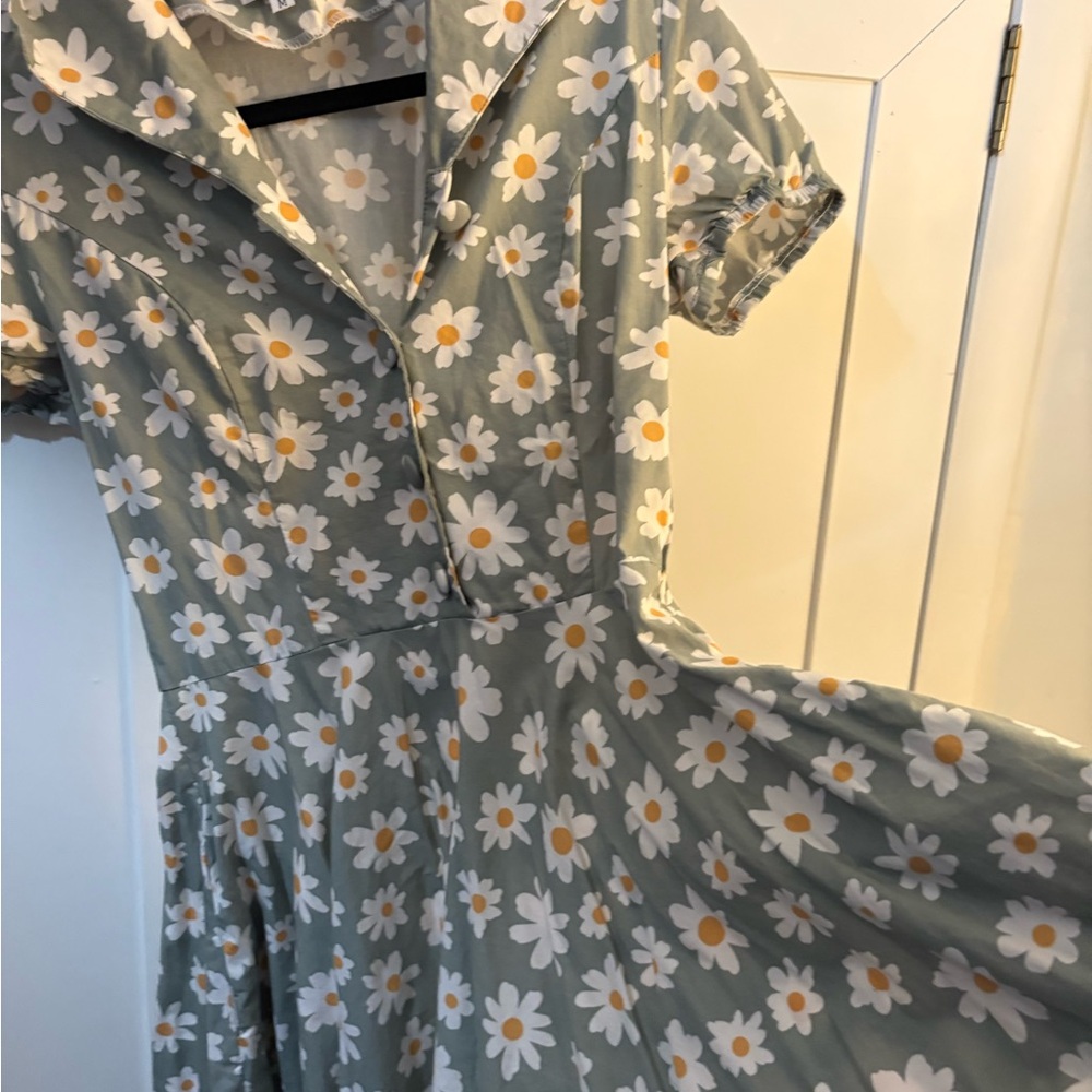 Magnolia Place Floral Swing Dress - Picture 4 of 4